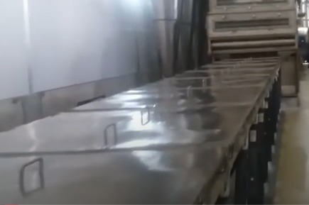 Vibratory-cooling-table